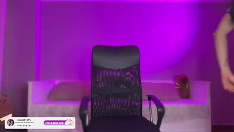 Snapshot of akame_s chatting on 18, 10, 2025 online show from 18, 10, 2025