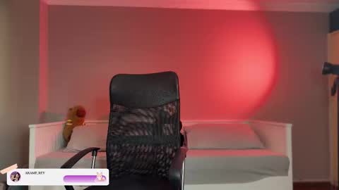 Snapshot of akame_s chatting on 28, 10, 2025 online show from 28, 10, 2025