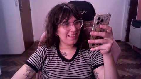 Snapshot of akamedolle chatting on 5, 11, 2025 Veronica Akame 3 online show from 5, 11, 2025