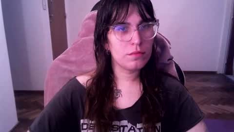 Snapshot of akamedolle chatting on 15, 11, 2025 Veronica Akame 3 online show from 15, 11, 2025