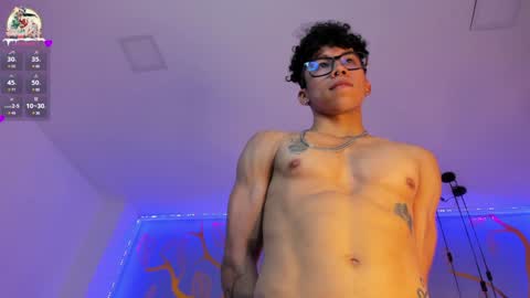 Snapshot of akazaboy chatting on 1, 1, 2025 akazaboy online show from 1, 1, 2025