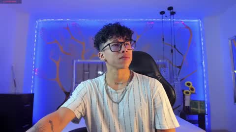 Snapshot of akazaboy chatting on 9, 1, 2025 akazaboy online show from 9, 1, 2025