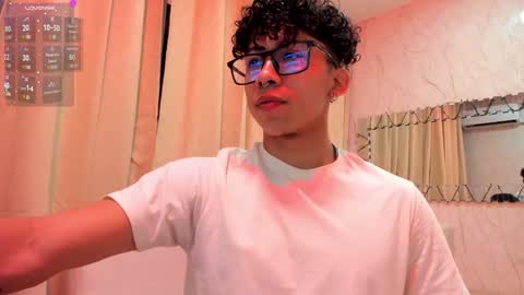 Snapshot of akazaboy chatting on 10, 1, 2025 akazaboy online show from 10, 1, 2025