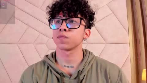 Snapshot of akazaboy chatting on 20, 10, 2025 akazaboy online show from 20, 10, 2025