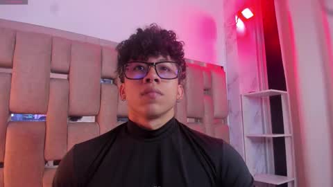 Snapshot of akazaboy chatting on 4, 11, 2025 akazaboy online show from 4, 11, 2025