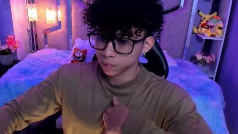 Snapshot of akazaboy chatting on 13, 11, 2025 akazaboy online show from 13, 11, 2025