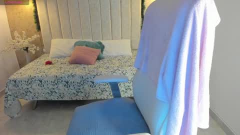 Luna online show from 12, 1, 2025