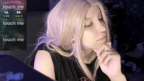 Snapshot of akira_ivyy chatting on 25, 9, 2025 Akira online show from 25, 9, 2025