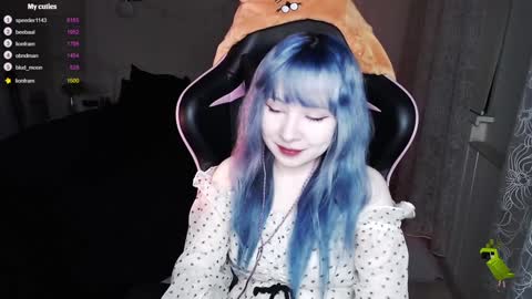 akirahartyx online show from 11, 1, 2025