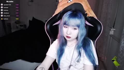 akirahartyx online show from 15, 1, 2025