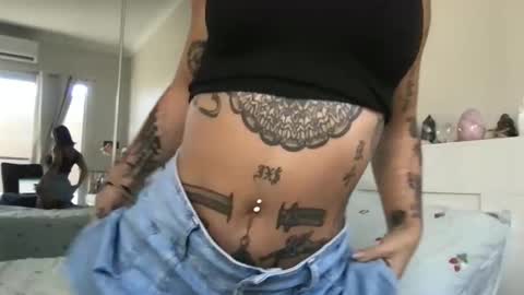 Akira Zay online show from 8, 1, 2026