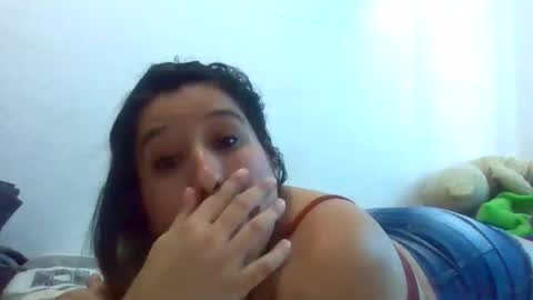 Snapshot of alahia_fox chatting on 7, 11, 2025 alahia online show from 7, 11, 2025