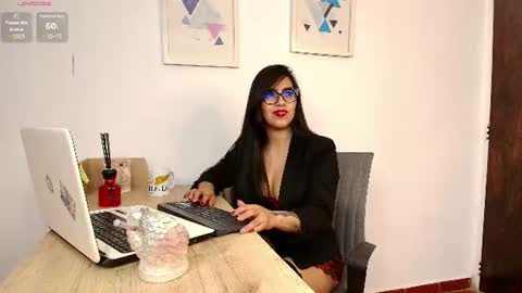 alahiacolucci online show from 12, 6, 2026
