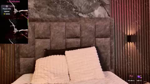 alahyapalmer_ online show from 14, 9, 2025