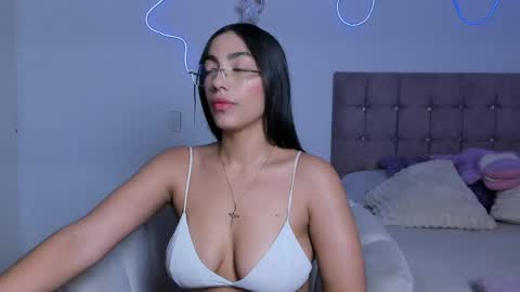 Snapshot of alaia_alegria chatting on 3, 5, 2026 Alaia Alegria online show from 3, 5, 2026