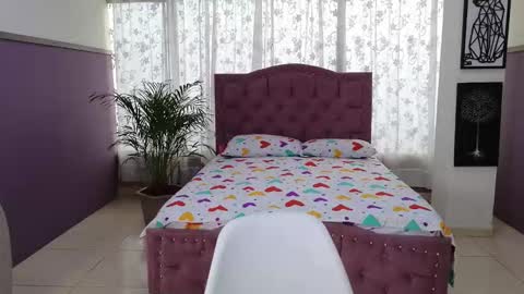 Alaia Skater online show from 22, 12, 2025