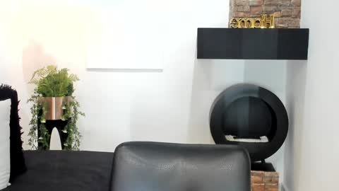 Snapshot of alaiasmile_ chatting on 19, 1, 2025 online show from 19, 1, 2025