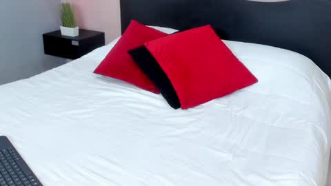Snapshot of alaiasmile_ chatting on 8, 2, 2025 online show from 8, 2, 2025