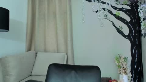 Snapshot of alaiasmile_ chatting on 1, 10, 2025 online show from 1, 10, 2025