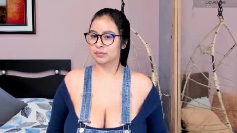 Snapshot of alaiasmile_ chatting on 5, 10, 2025 online show from 5, 10, 2025