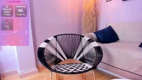 Snapshot of alana__rossetti chatting on 11, 9, 2025 Alana online show from 11, 9, 2025