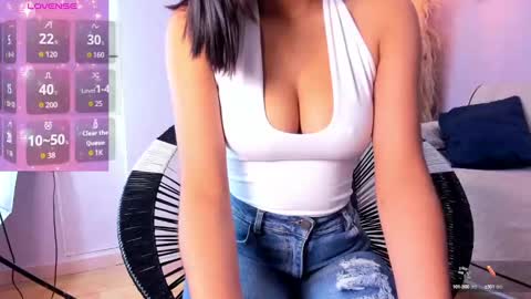 Snapshot of alana__rossetti chatting on 16, 9, 2025 Alana online show from 16, 9, 2025