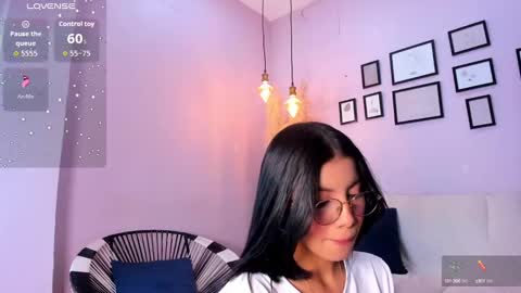 Snapshot of alana__rossetti chatting on 7, 10, 2025 Alana online show from 7, 10, 2025