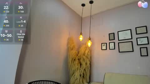 Snapshot of alana__rossetti chatting on 13, 11, 2025 Alana online show from 13, 11, 2025