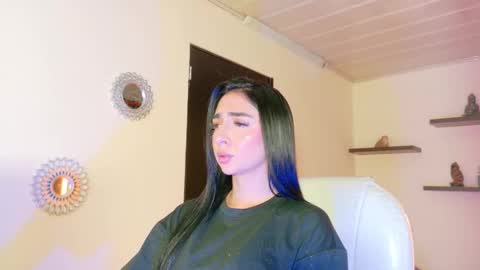 Maeve  online show from 20, 12, 2025