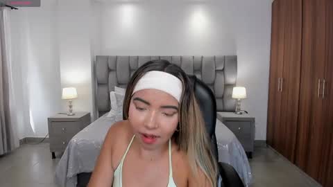 Snapshot of alana_martiins chatting on 18, 4, 2026 alana online show from 18, 4, 2026