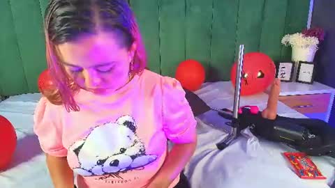 ALANA PETITE online show from 20, 7, 2026