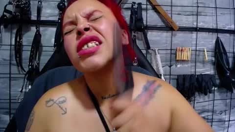 Snapshot of alana_roth chatting on 6, 1, 2026 ALANA ROTH online show from 6, 1, 2026