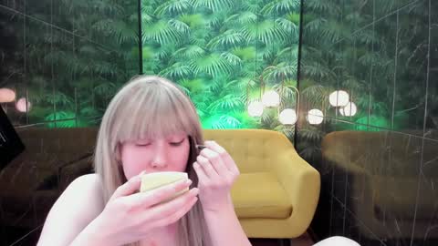 Snapshot of alana_soft chatting on 12, 1, 2025 Alana online show from 12, 1, 2025