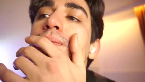 idenavarre online show from 17, 12, 2024