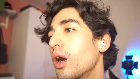 idenavarre online show from 21, 2, 2025