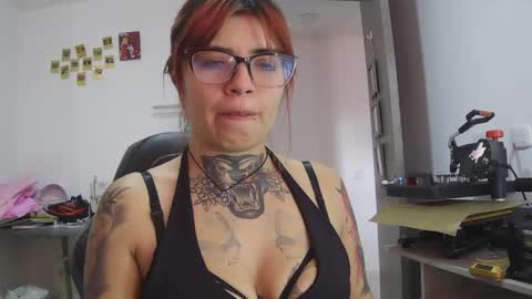 alanna_redd online show from 24, 4, 2026