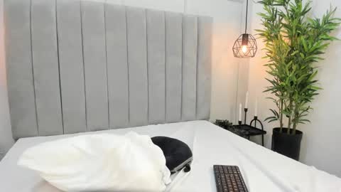 Alanna  online show from 10, 2, 2025