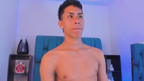 Snapshot of alannaughty_ chatting on 24, 12, 2024 alannaughty_ online show from 24, 12, 2024