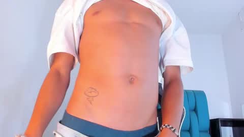 Snapshot of alannaughty_ chatting on 18, 2, 2025 alannaughty_ online show from 18, 2, 2025