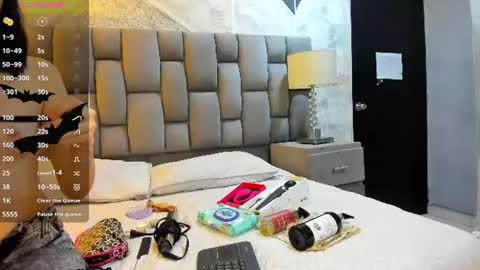 Snapshot of alaskaflowers_ chatting on 18, 6, 2026 Alaska online show from 18, 6, 2026
