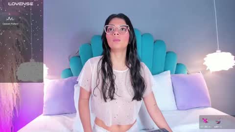 Alassia Hocthner online show from 22, 9, 2025