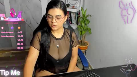 Snapshot of alayasmile chatting on 27, 10, 2025 Alaya online show from 27, 10, 2025