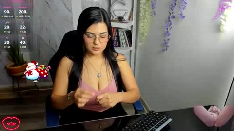 Snapshot of alayasmile chatting on 1, 12, 2025 Alaya online show from 1, 12, 2025