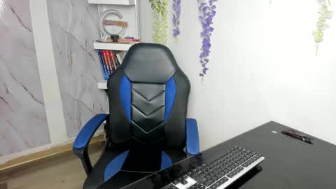 Snapshot of alayasmile chatting on 4, 2, 2026 Alaya online show from 4, 2, 2026