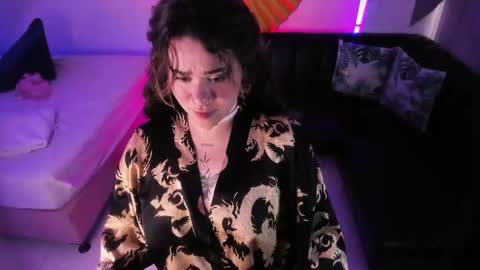 albaandthayron online show from 21, 2, 2025