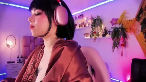 albaandthayron online show from 22, 2, 2025