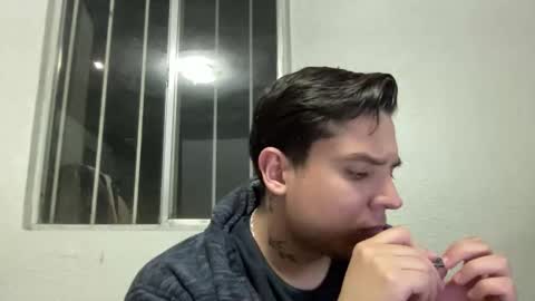 Snapshot of albertoarenas16 chatting on 7, 4, 2026 albertoarenas16 online show from 7, 4, 2026