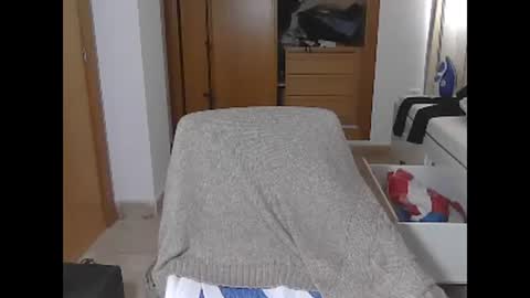 albertolr94730288 online show from 4, 1, 2025