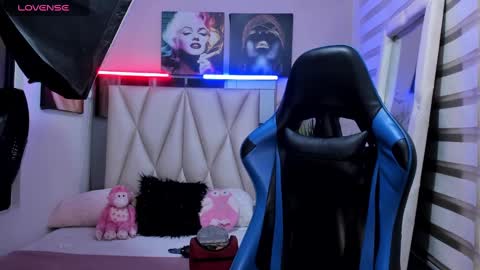 Snapshot of ale_noah_xxx chatting on 5, 1, 2025 ale_noah_xxx online show from 5, 1, 2025