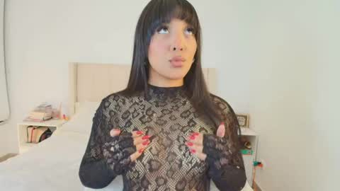 Alee Foxx  online show from 16, 4, 2026